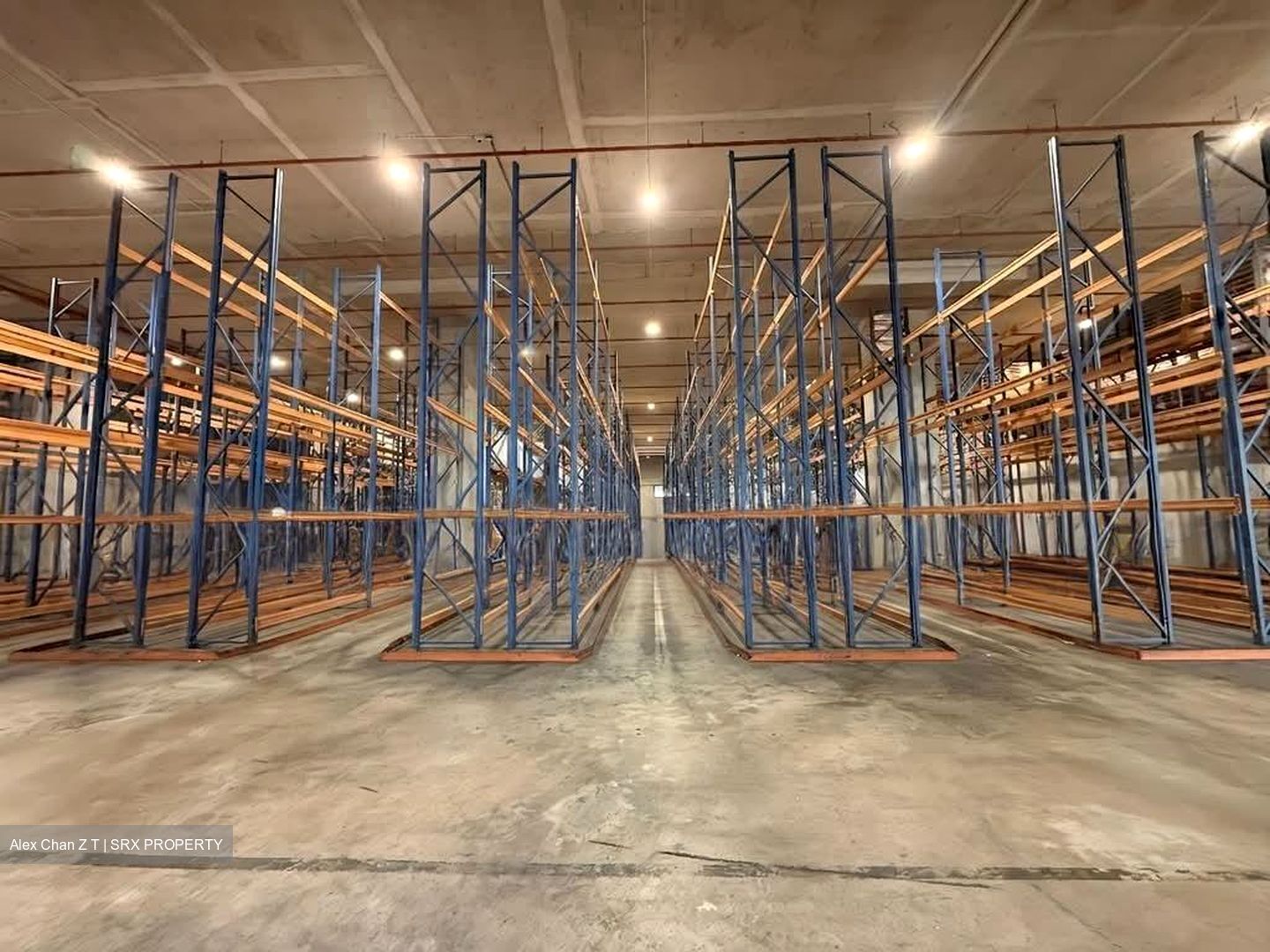 Gul Way (D22), Warehouse #578704721